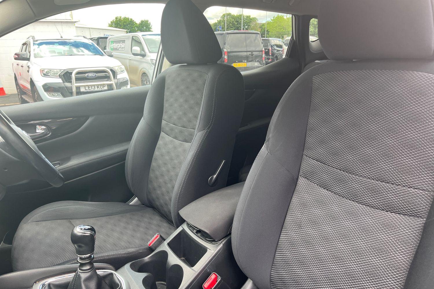 Nissan QASHQAI Photo 18
