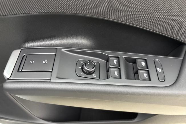 VOLKSWAGEN T-Roc Photo 24