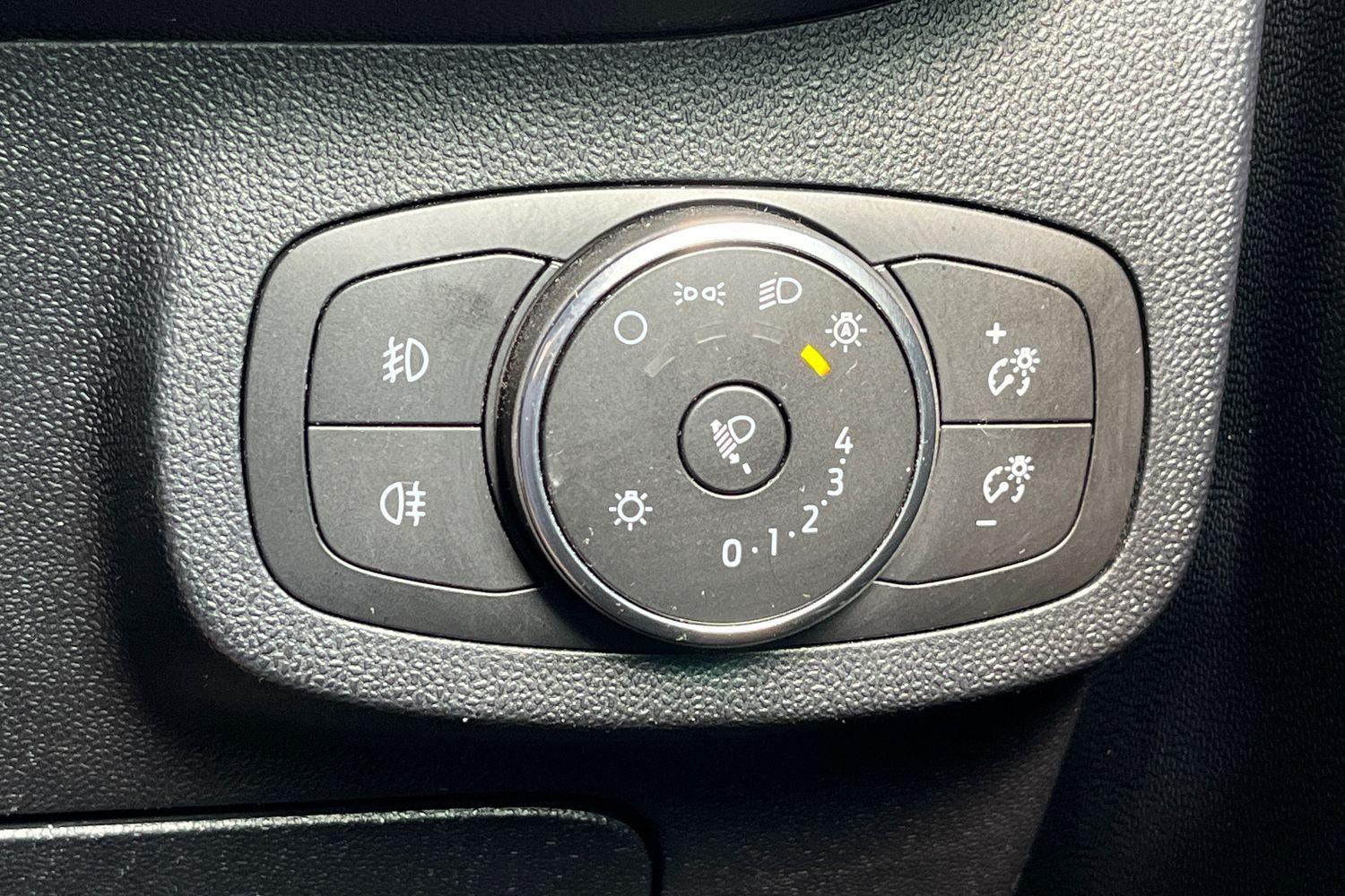 Ford Fiesta Photo 33