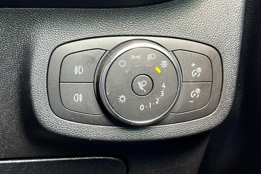 Ford Fiesta Photo autoimg-454a764b9ab87468e79f1e7576b05e735fc74942.jpg