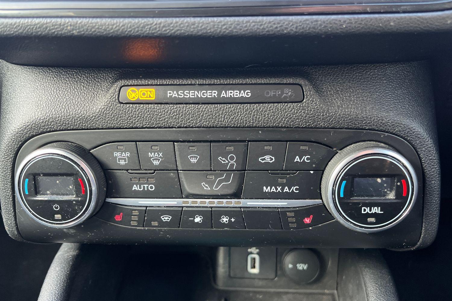 Ford FOCUS Photo 32