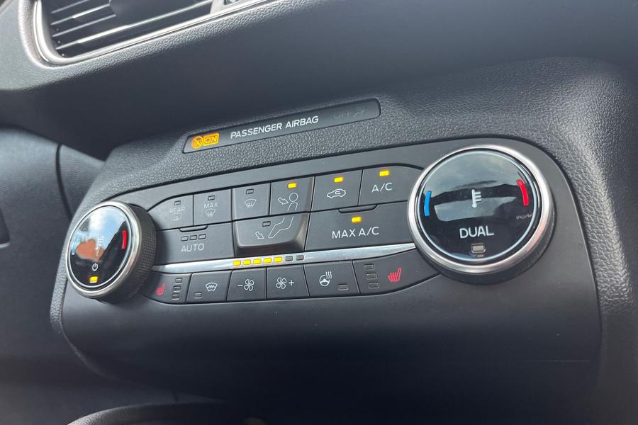 Ford KUGA Photo autoimg-454f4b54bb22a73996f7821e38d2791027435d29.jpg