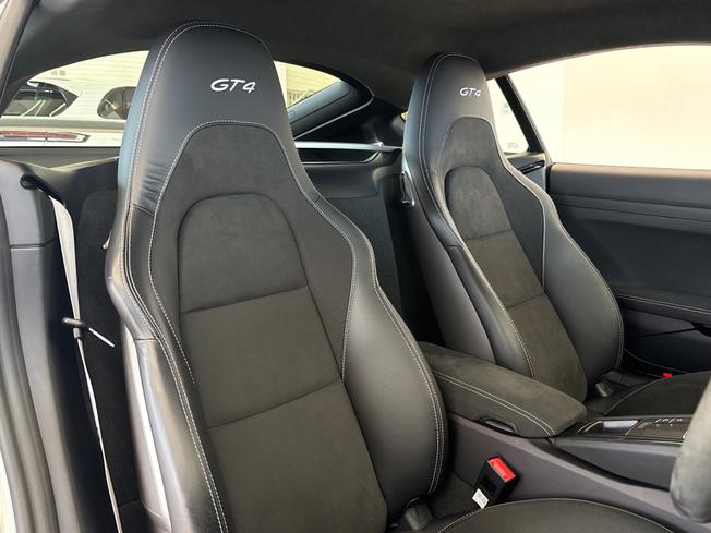 PORSCHE 718 Cayman Photo 14