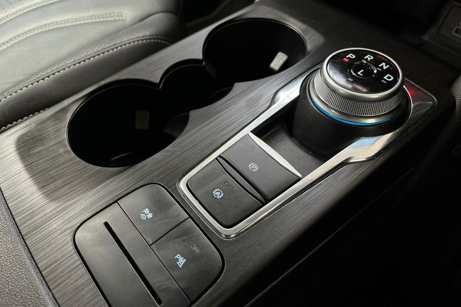 Ford Kuga Photo autoimg-45519789e4f37ee3a012feef53214b78f4364808.jpg