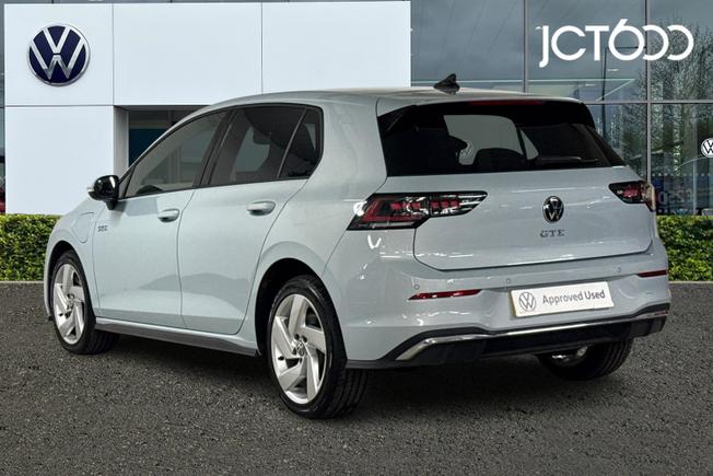 VOLKSWAGEN Golf Photo 3