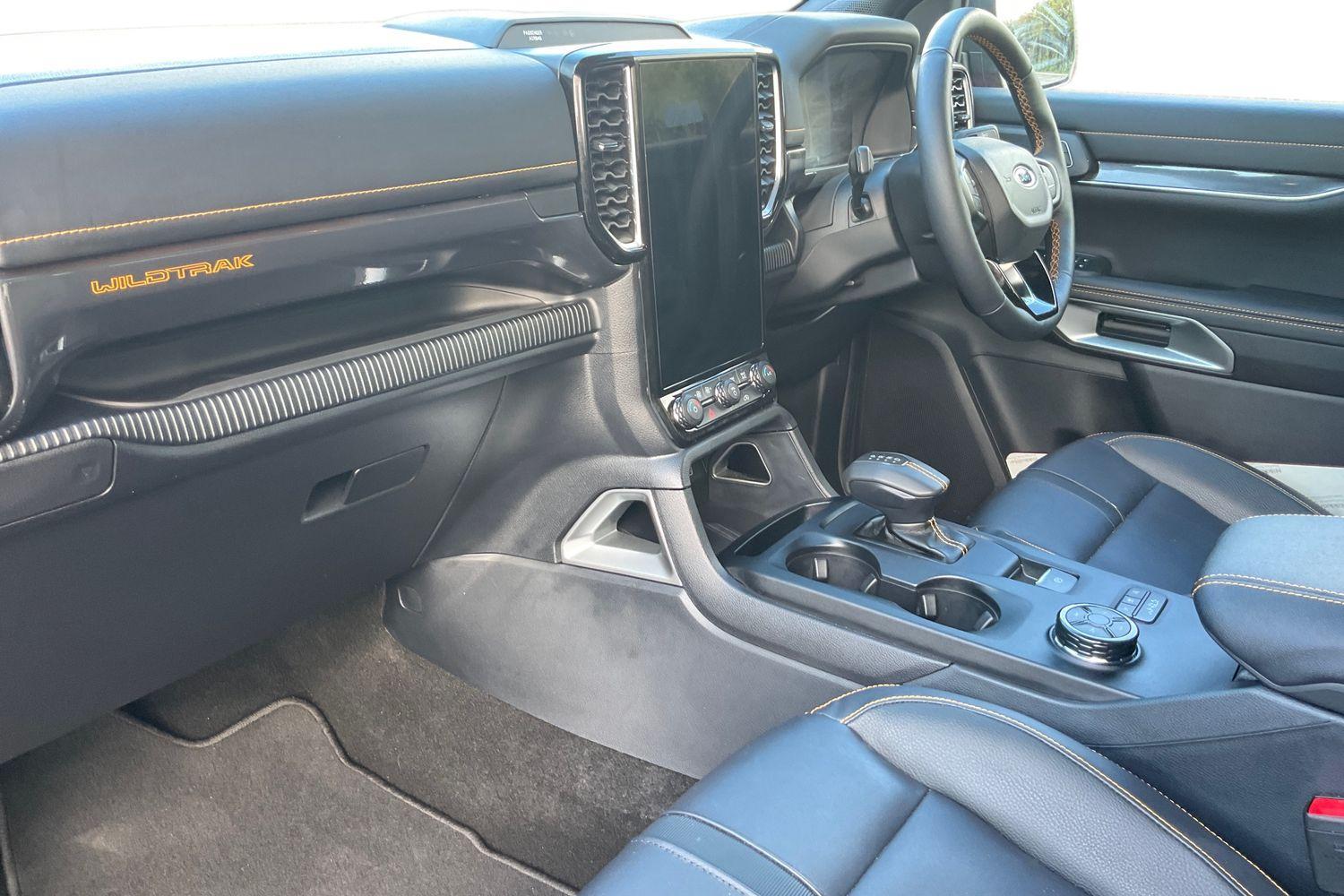 Ford RANGER Photo 2