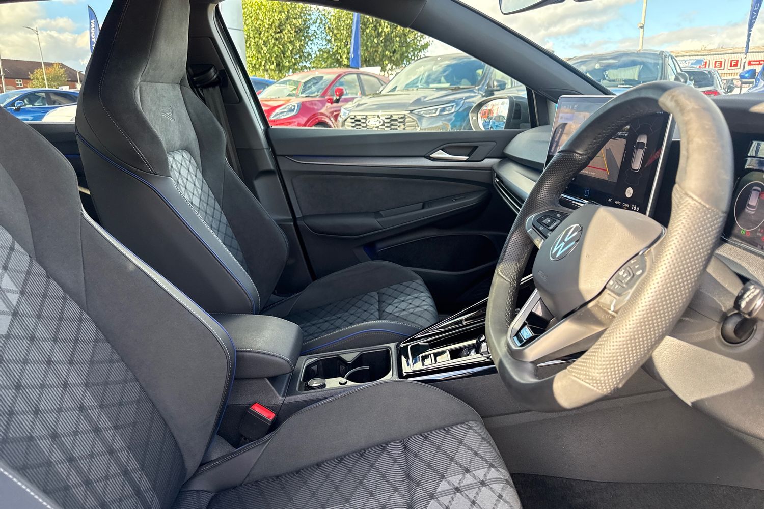 Volkswagen GOLF Photo 16