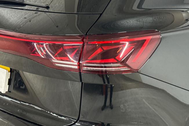 VOLKSWAGEN Touareg Photo 18