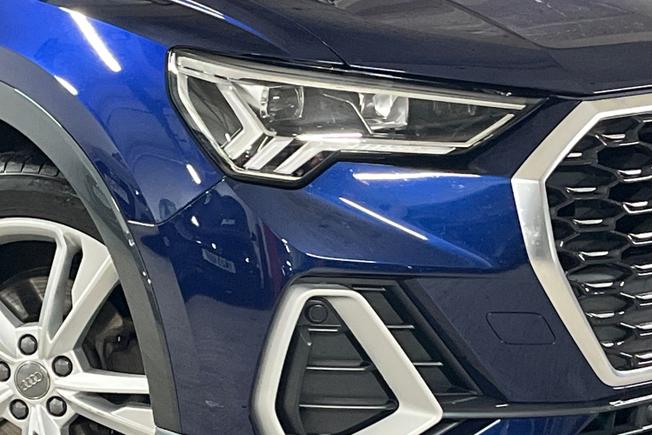 AUDI Q3 Photo 19