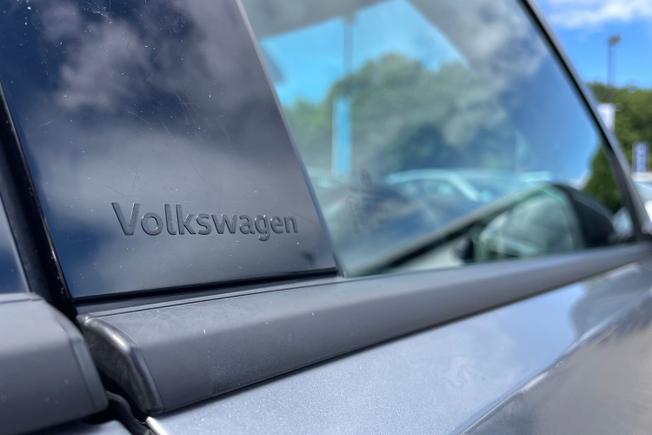 VOLKSWAGEN T-Roc Photo 23