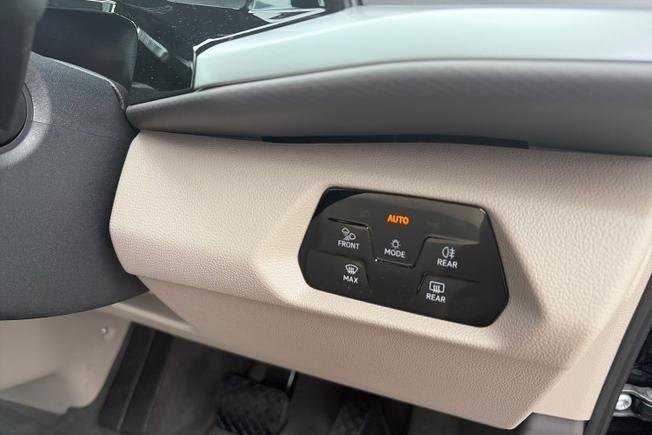 VOLKSWAGEN Multivan Photo 38