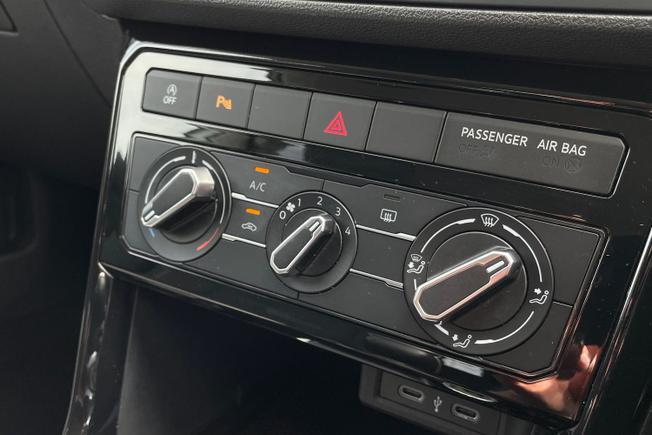 VOLKSWAGEN T-Cross Photo 32