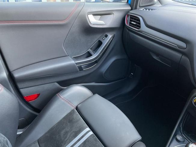 FORD Puma Photo 52