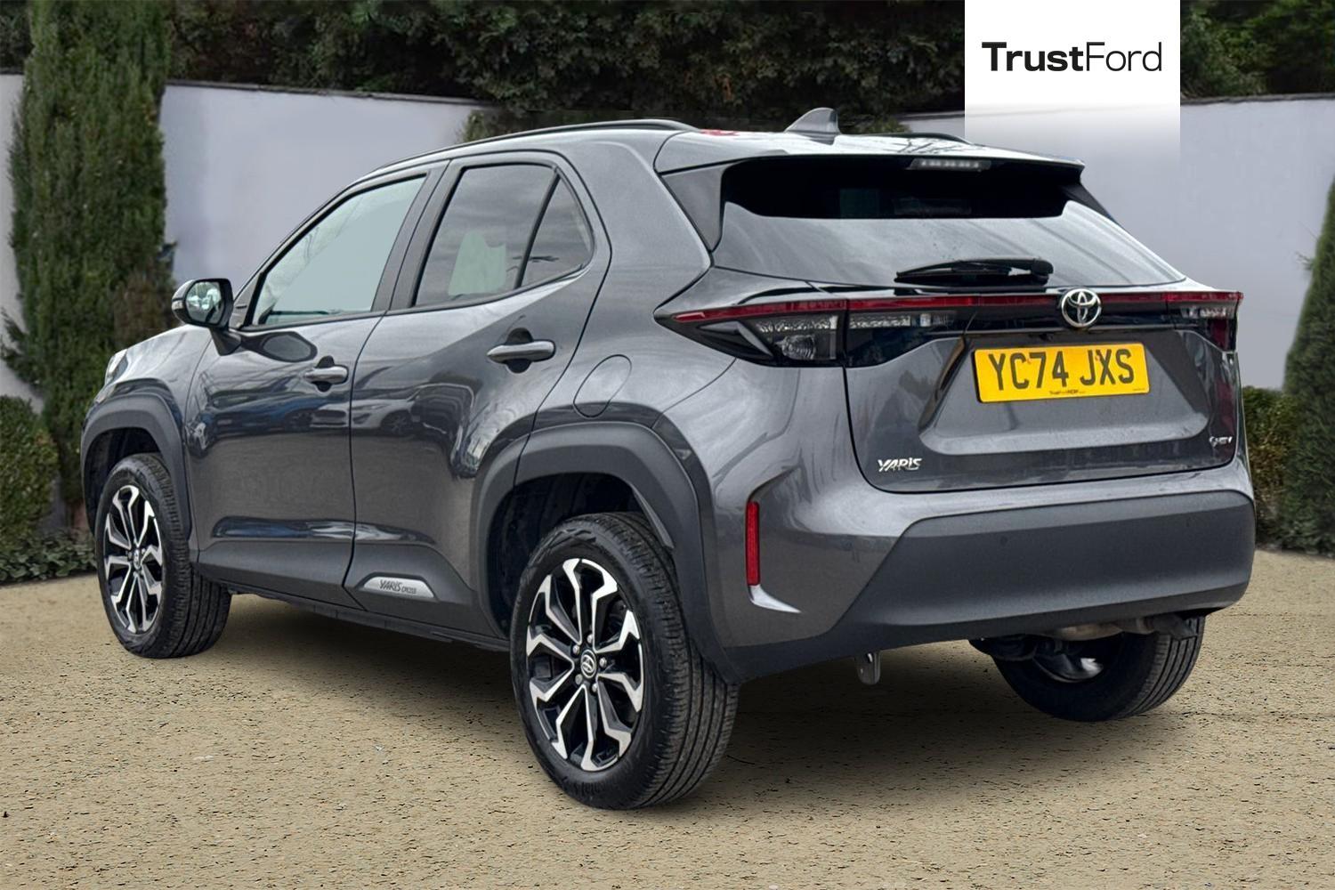Toyota YARIS CROSS Photo 1