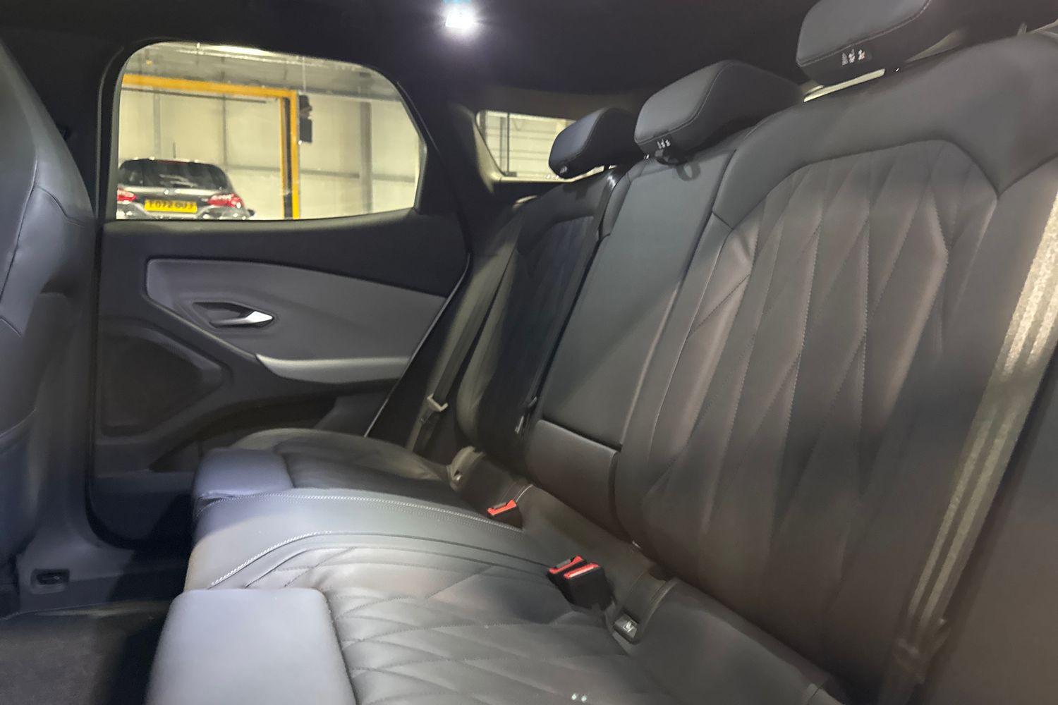 Ford Explorer Photo 19