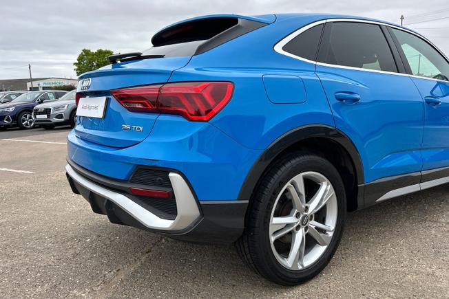 Audi Q3 Photo 32