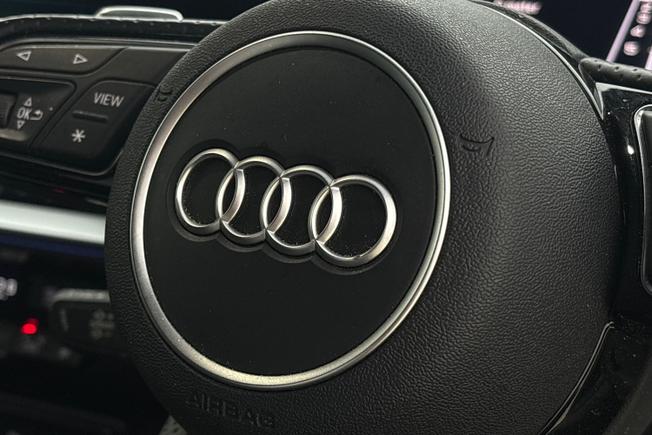 AUDI RS3 Photo 23