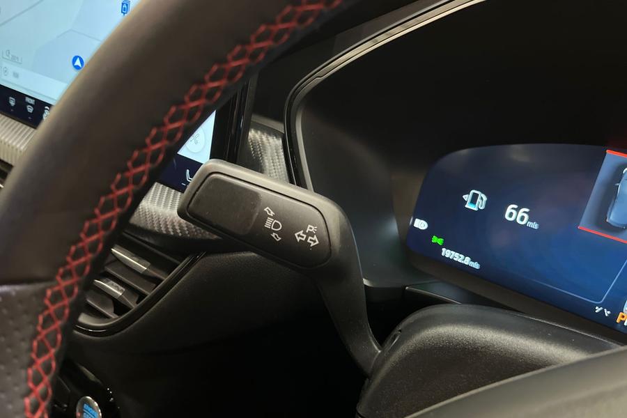 Ford Kuga Photo autoimg-456d77cd87778068cbc1f1f87b4f4ba9dd2a4a14.jpg