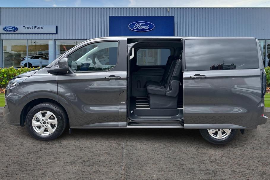 Used Ford TOURNEO CUSTOM YM25OMJ 5