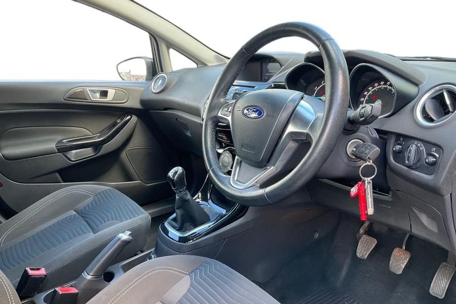 Ford FIESTA Photo autoimg-45747f95e9ac963998c9c667e8b9421d54d8c5cf.jpg