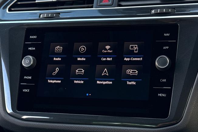 VOLKSWAGEN Tiguan Photo 13