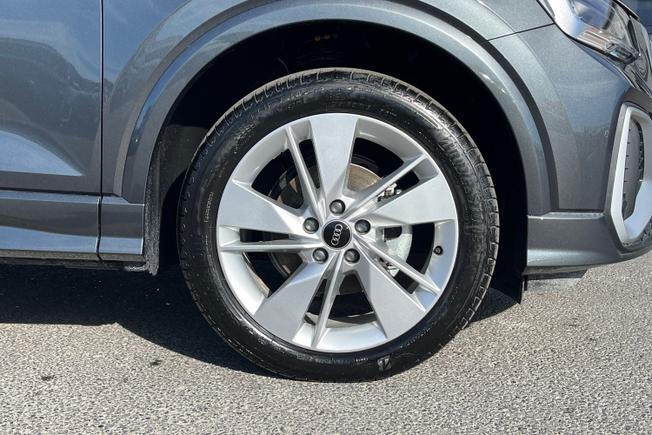AUDI  Q2  Photo 5