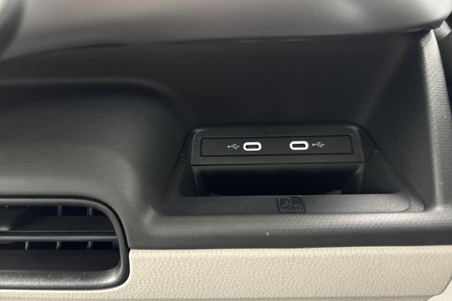VOLKSWAGEN ID. Buzz Photo 25