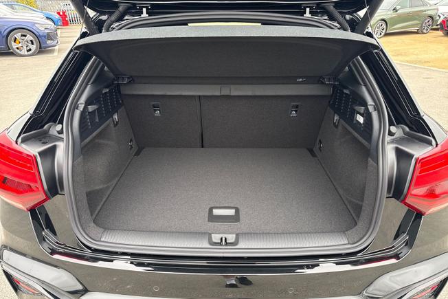 AUDI Q2 Photo 12