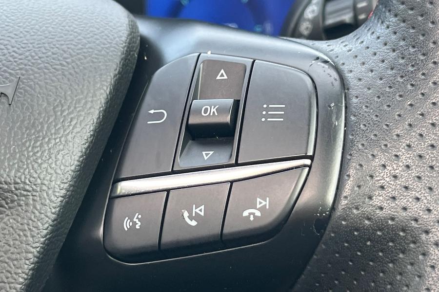 Ford Kuga Photo autoimg-457e63db41047e58fb433dfb2a039f0ed440a920.jpg