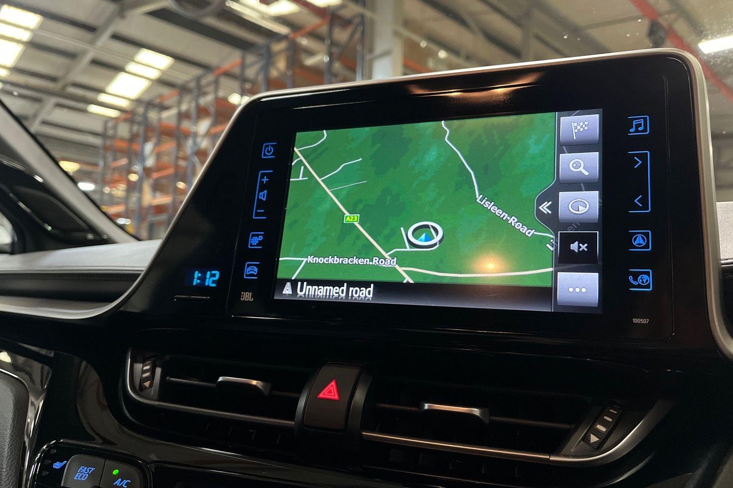 Toyota C-HR Photo 35