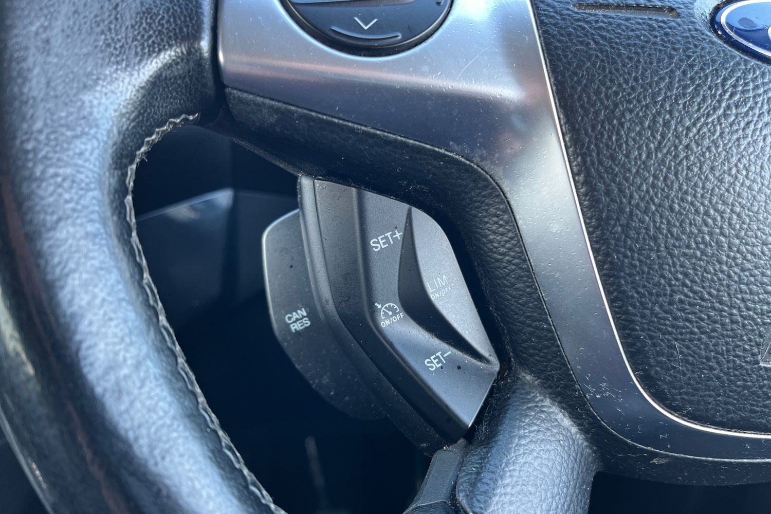 Ford KUGA Photo 36