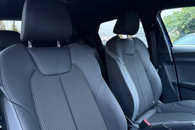 AUDI  A1 Photo 32