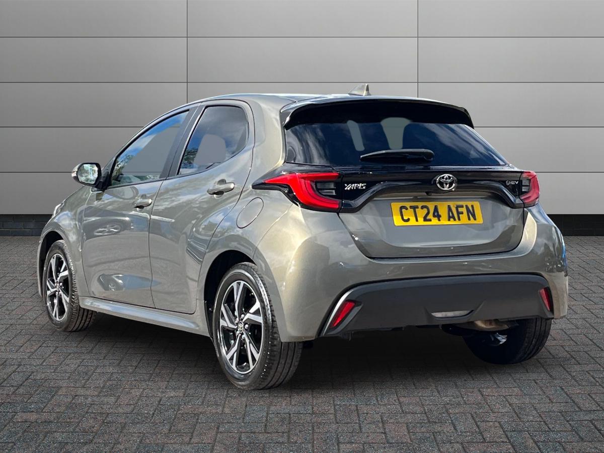 Toyota Yaris Photo 1