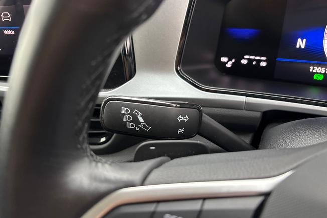 Volkswagen T-Roc Photo 24