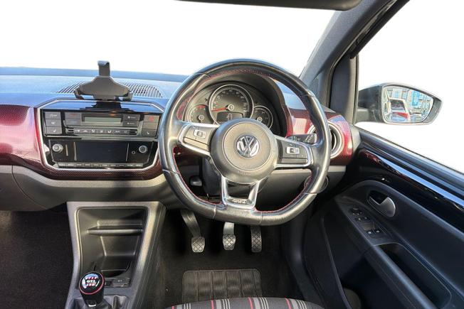 VOLKSWAGEN UP Photo 11