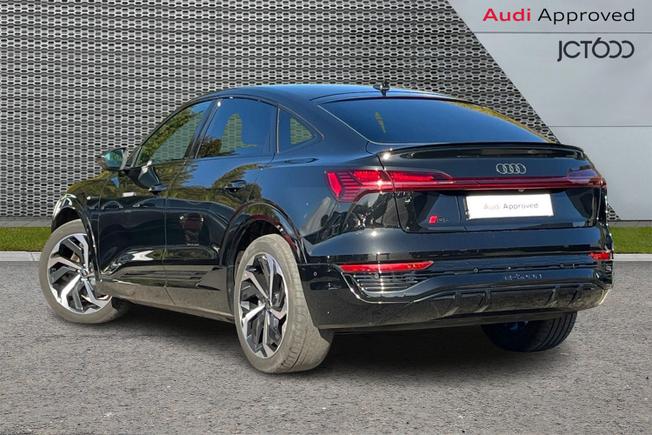 AUDI Q8 E-Tron Photo 3