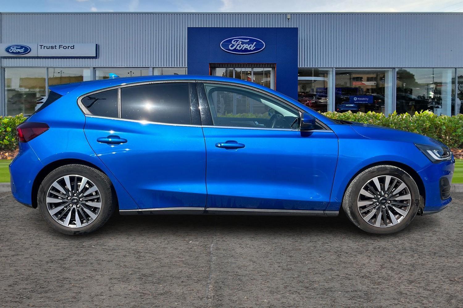 Ford Focus Photo 2