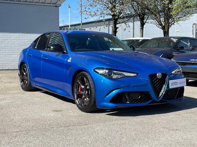 ALFA ROMEO Giulia Photo 23