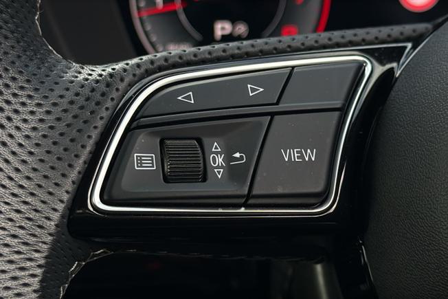 AUDI A4 Photo 16