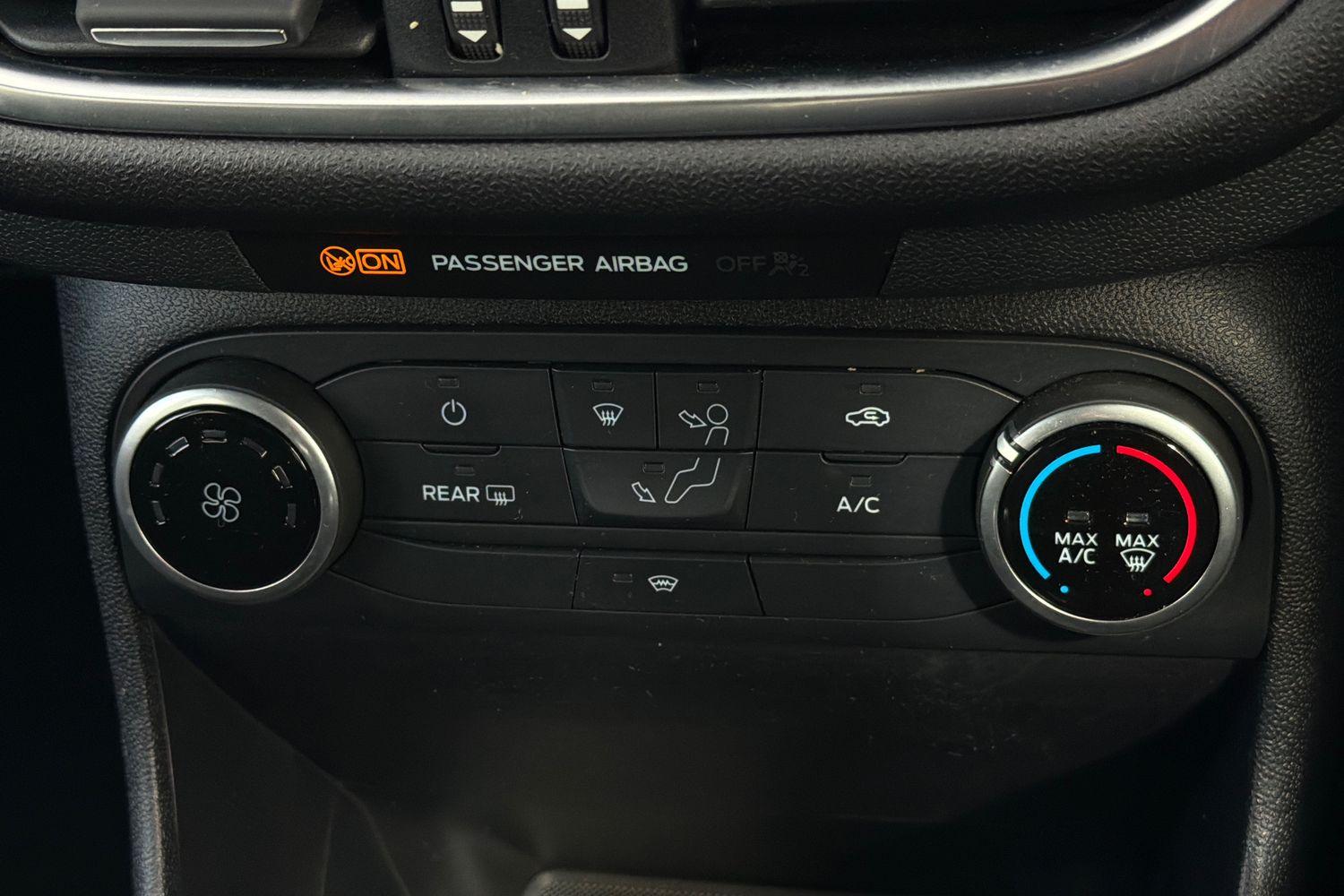 Ford FIESTA Photo 35