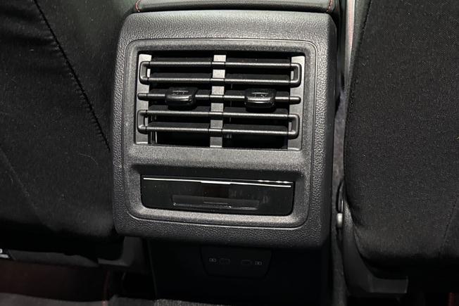 VOLKSWAGEN Golf Photo 28