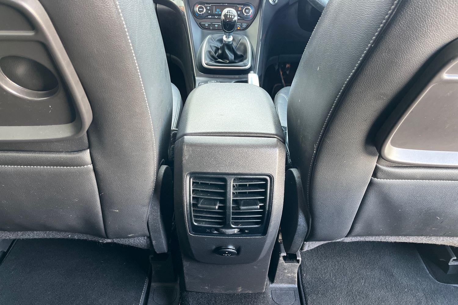 Ford Kuga Photo 27