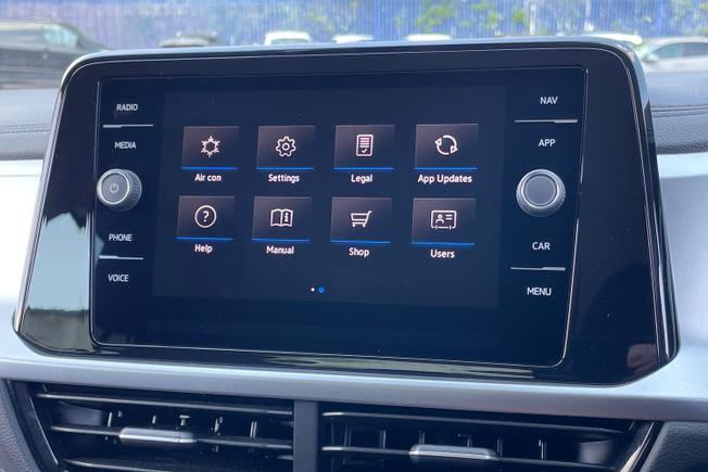 VOLKSWAGEN T-Roc Photo 34