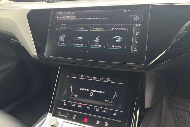AUDI Q8 e-tron Photo 14