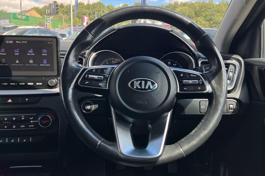 Kia XCEED Photo autoimg-45c7610f92308aa4bb4367b00dd629ca1f467aa3.jpg