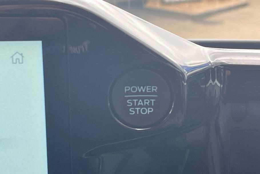 Used Ford TOURNEO CUSTOM YM25OMJ 16