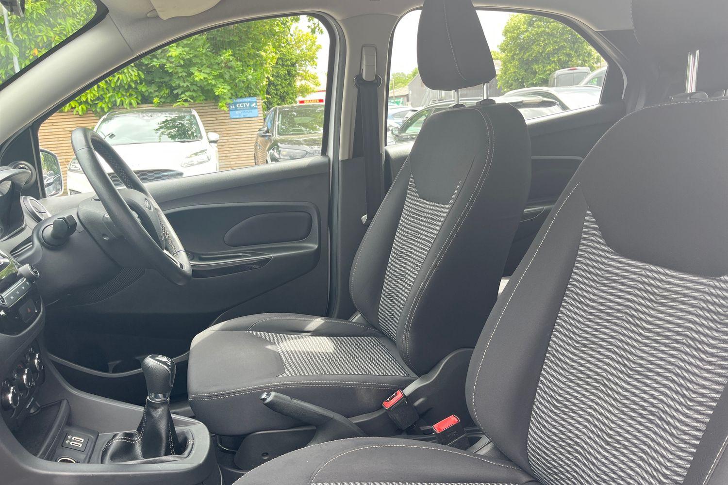 Ford KA+ Photo 18