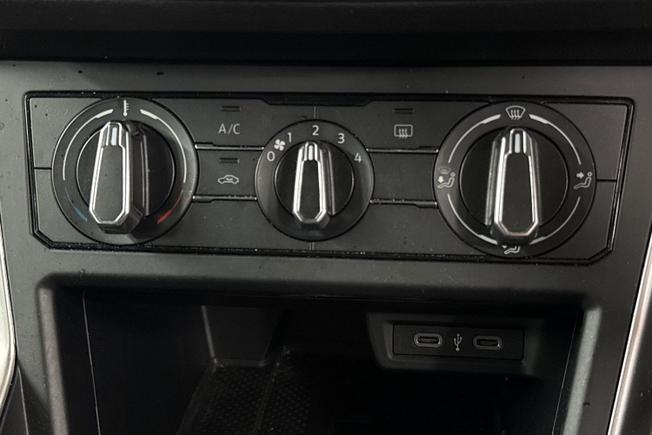 VOLKSWAGEN Polo Photo 25