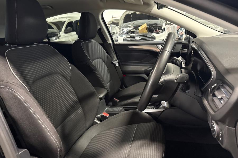 Ford FOCUS Photo autoimg-45ccd9430eb7737ef51b17e0c9a98509c97894a9.jpg