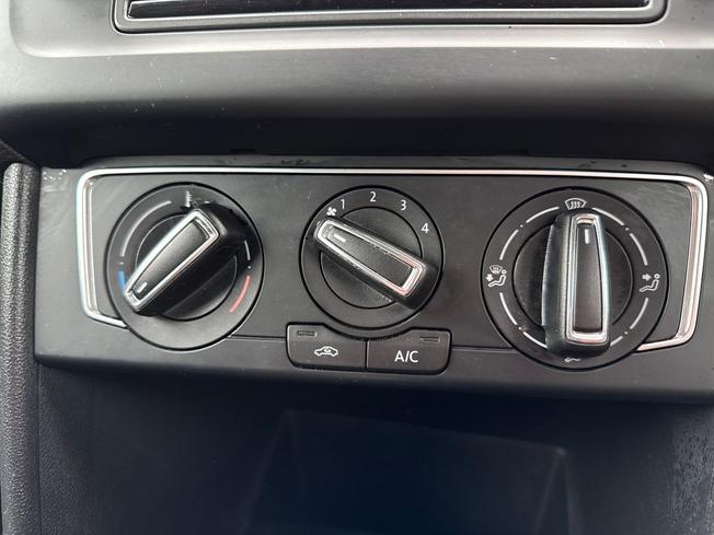 VOLKSWAGEN Polo Photo 24